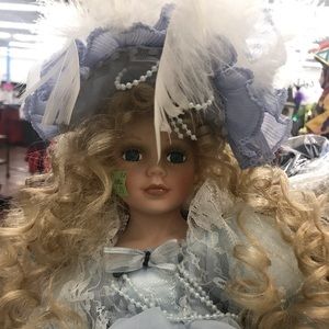 Meet your Posher, Nora